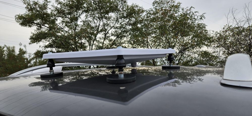 Автостарлінк (корпус) Starlink Mini під авто