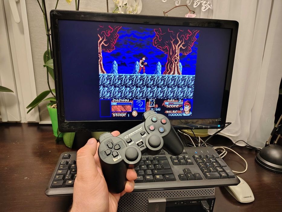 Zestaw Komputerowy 4GB 250GB LCD 22 Commodore OS (retro gry) + Pad