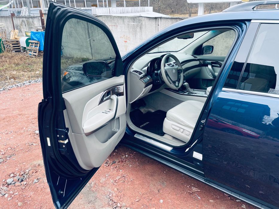 Acura MDX семь мест полная комплектация