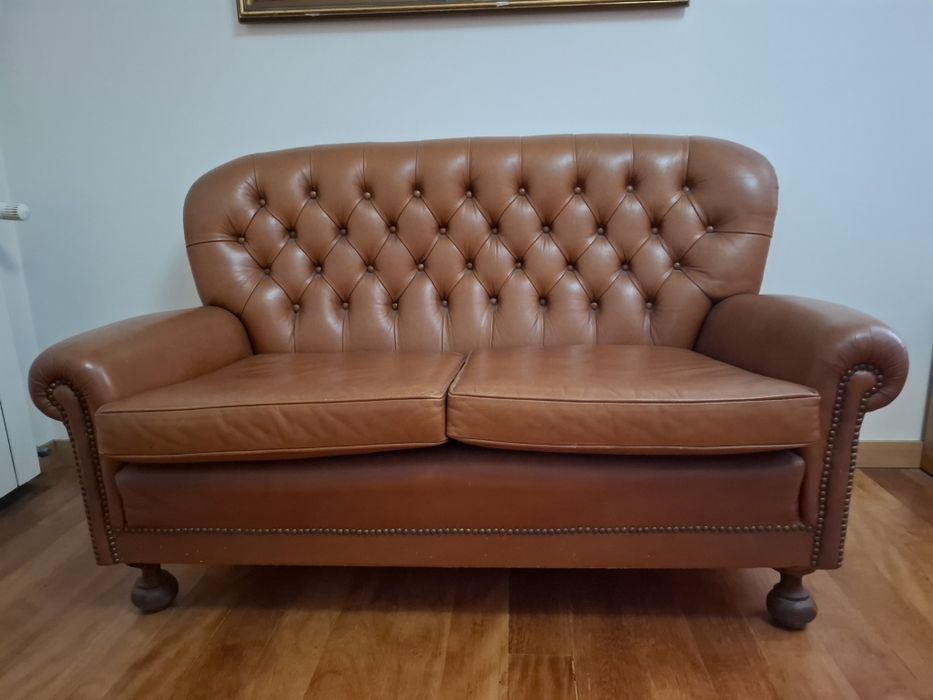 Terno de sofás em pele anos 70