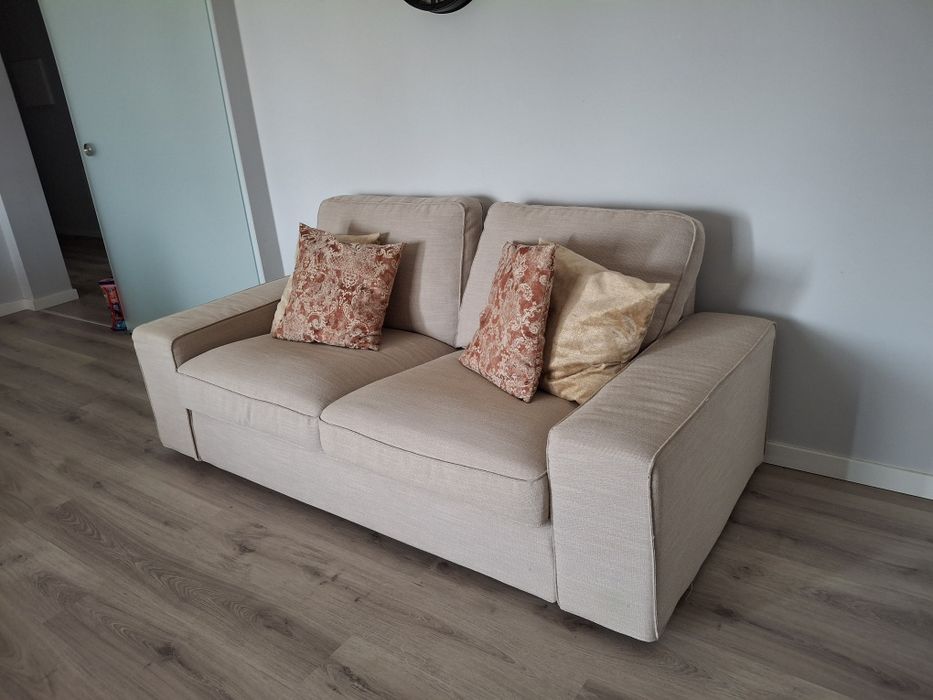 Sofá 2 lugares IKEA Kivik