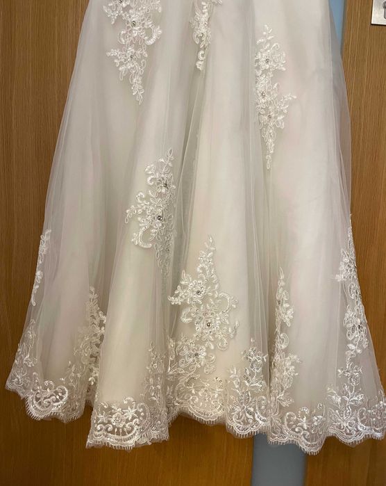 Suknia ślubna o kroju syreny w kolorze IVORY, rozmiar 36/38, używana