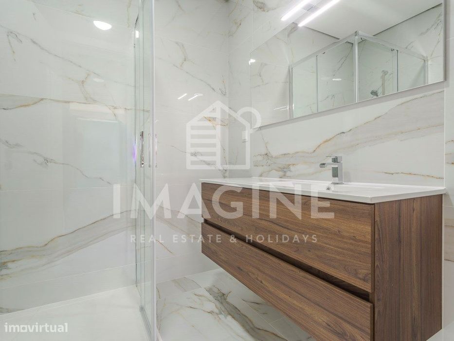 Apartamento T3 com varanda e parqueamento na Quinta da Amizade, Set...