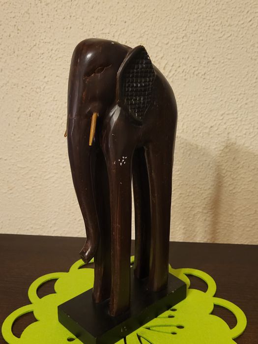 Figurka słonia drewno