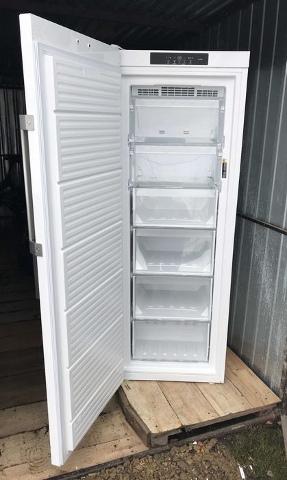 Zamrażarka szufladowa BAUKNECHT No-Frost - 165 cm.