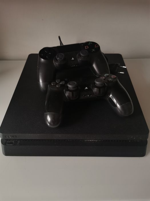 Konsola Sony Ps4 +2 Kontrolery + Gra zestaw