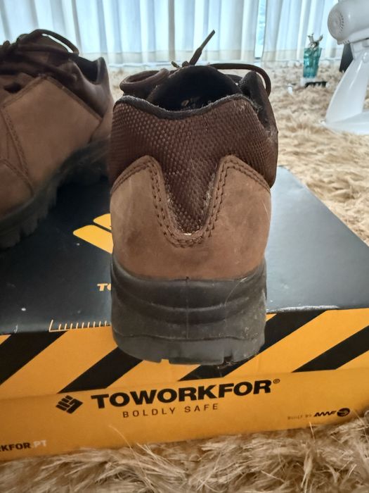 Bota To Work For - Piston