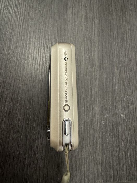 Фотоаппарат Sony DSC-N2     (CANON).