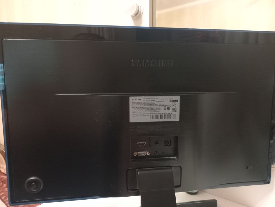 Монітор Samsung 22" (S22E390H) | HDMI / VGA | Робочий стан

Опис:
Прод