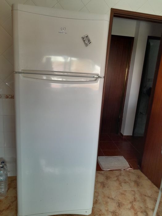 Vende se um frigorifico