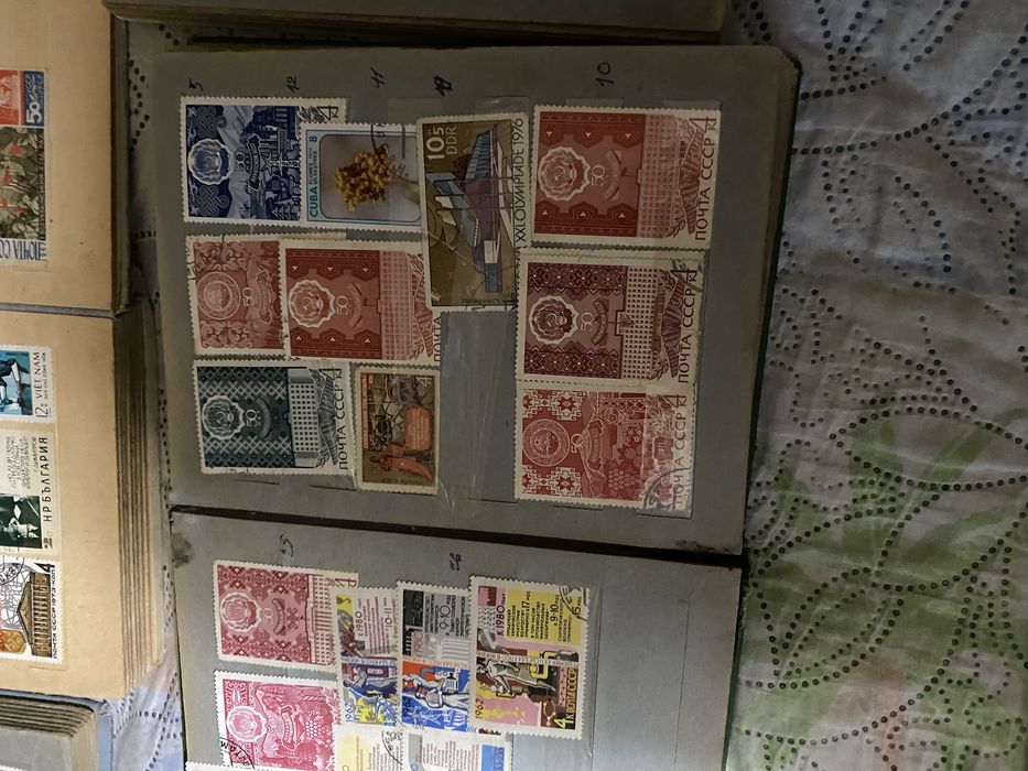 Марки минулого століття колекційні.