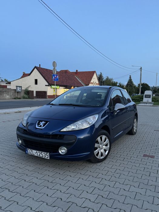 Peugeot 207 KLIMA OC na rok !!