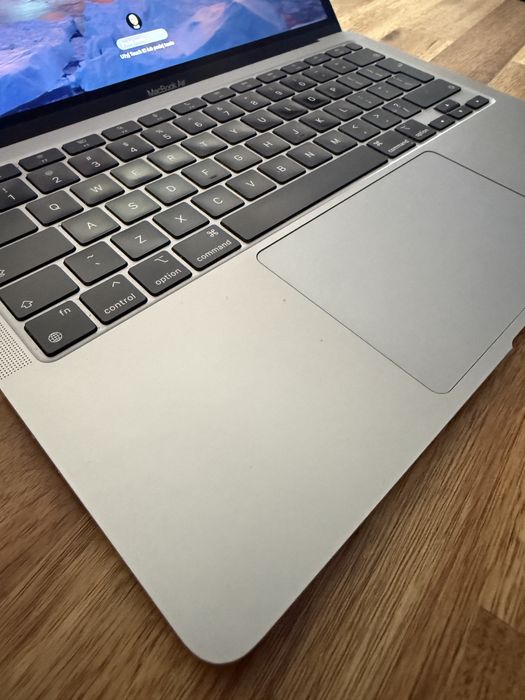 Apple Macbook Air A2337 13,3" (2020) / M1 / 8GB / 256GB SSD / Silver