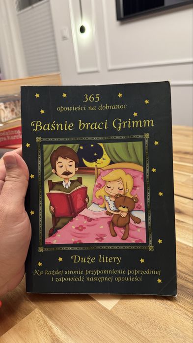 Ksiazka Basnie Braci Grimm 365 opowiesci na dobranoc Duze Lutery