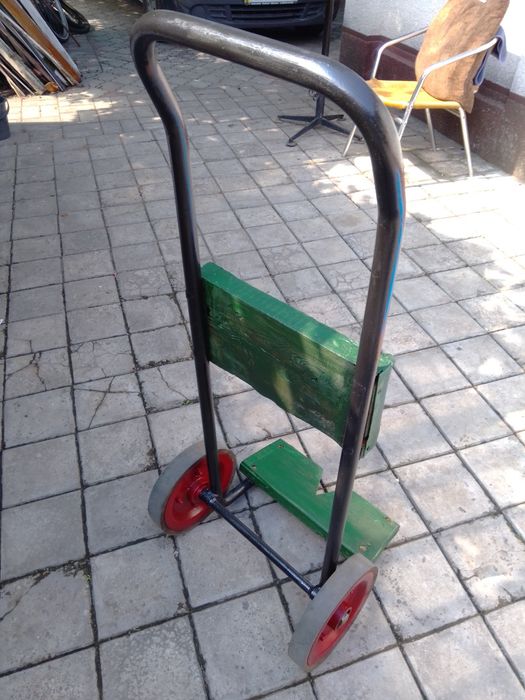 Тележка для лодочного мотора.