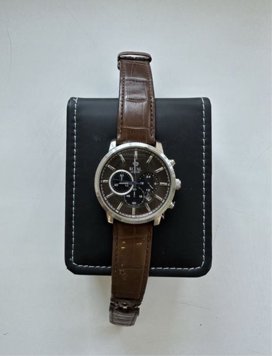 Часы Royal London