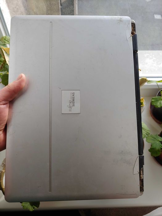 Fujitsu  siemens amilo