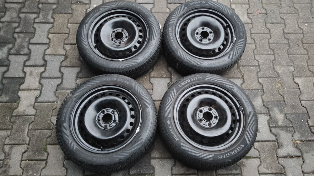 4x koła stalowe 16 Volvo C30 S40 V50 V40 Vredestein Całoroczne 205/55R16