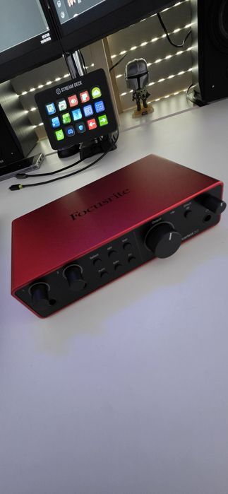 Focusrite Scarlett 2i2 4° Geração com Case 3D
