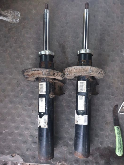 Стойки тігуан Tiguan