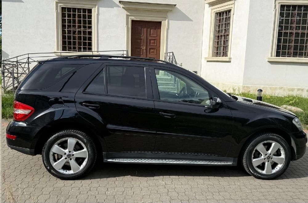 Mercedes-Benz ML-Class 320