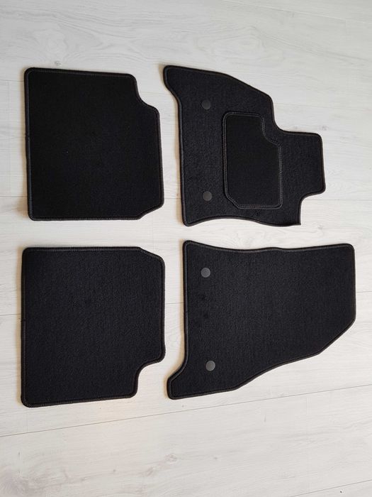 Dywaniki Welurowe FIAT 500L 500 L Rok 12- Idealnie Dopasowane STOPERY