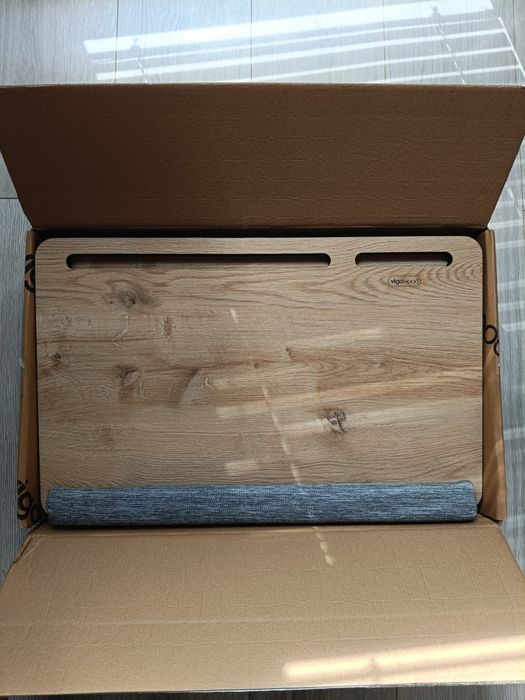 VigoWood Drewniany przenośny stolik z "poduszką" na laptopa, tablet i telefon