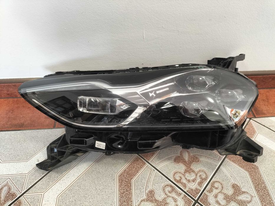 Citroen DS3 Crossback lampa lewa full LED
