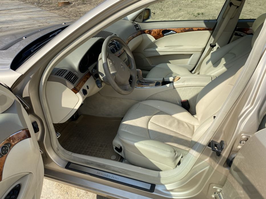 Mercedes E class w211