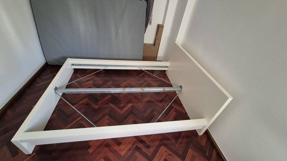 Cama ikea malm branca