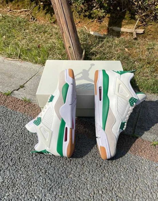 Jordan 4 Retro SB Pine Green R.43