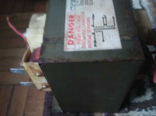 Duży transformator  DPCM Y092STC8