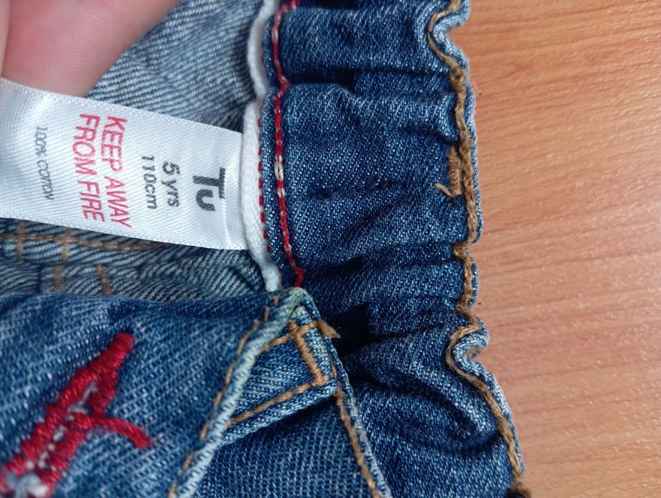 Подарую шорти хлопчику