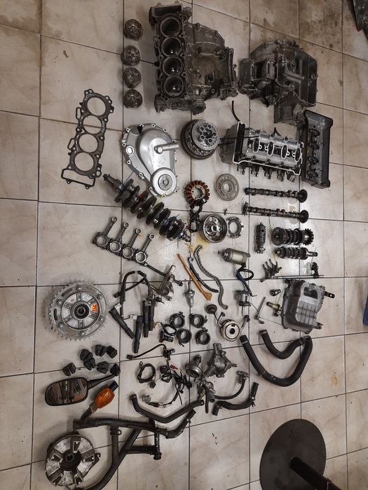 Honda CBR 600 f4i f4 pc35e silnik części