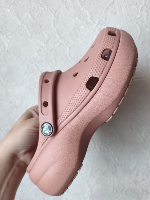 Crocs classic platform clog