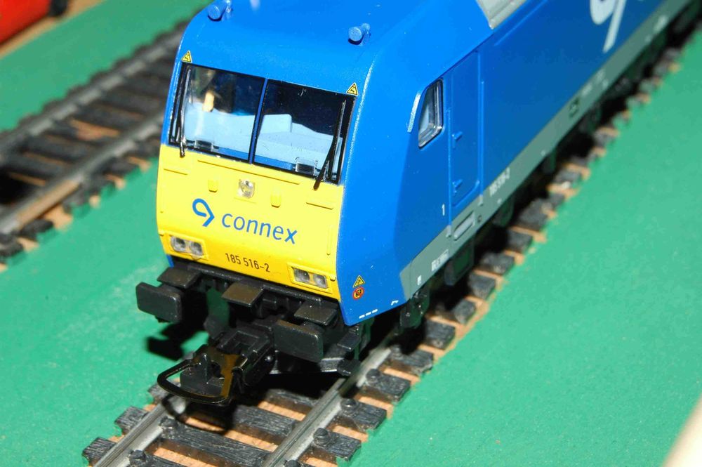 Locomotiva eléctrica BR-185 (CONNEX) PIKO HO