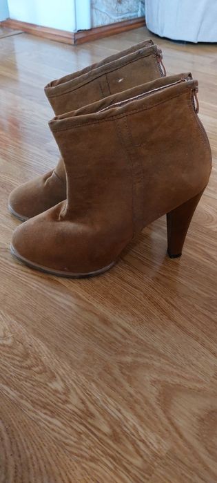Botki brązowe na obcasie