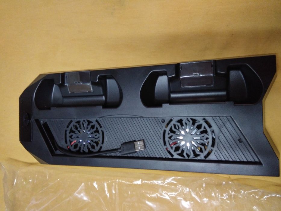 PS4 Charging Cooling Bracket (New in Box)64551388625027122
