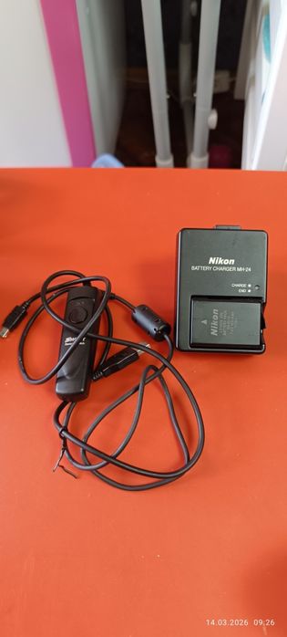 Батарейный блок с зарядкой и 3 аккум nikon d5100, 5200, 5300 цена 1800