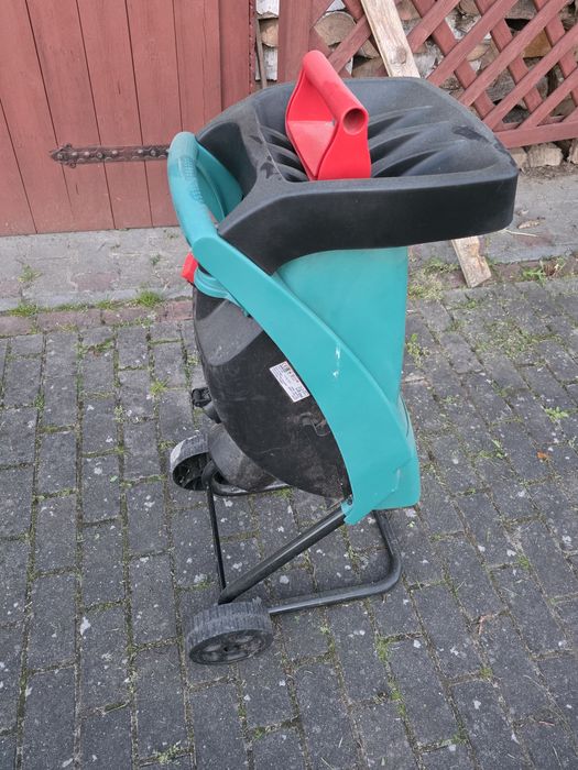Bosch Maszna do rozdrabniania gałęzi rębak