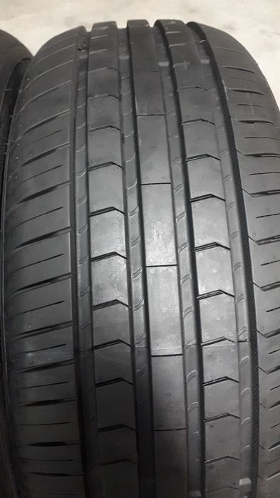 Dois pneus novos 205/50 R17 Ling Long p/ Renault Mégane, Peugeot 308