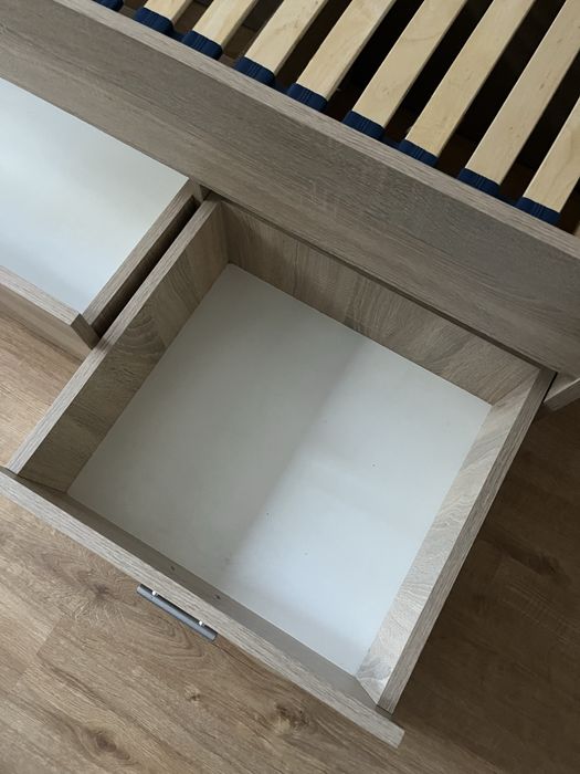 łóżko sypialniane