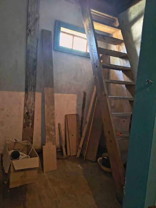 житловий будинок та земельна ділянка 85 сот., с. Мазярка