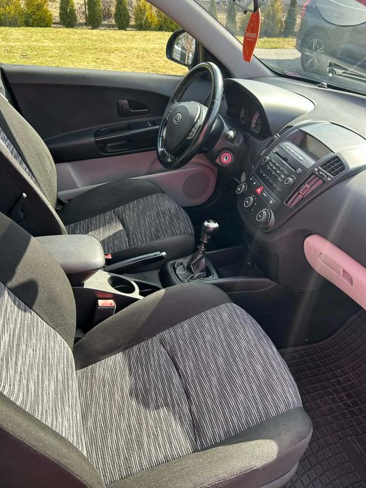 KIA CEED 1.4 benzyna, stan bardzo dobry