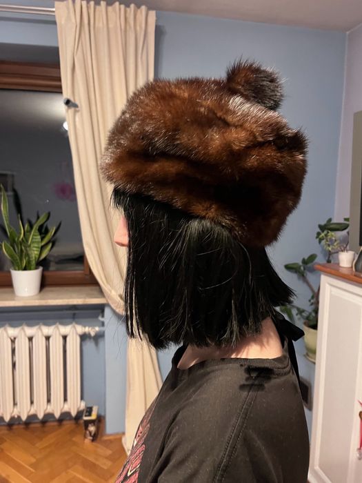 Bardzo ładna czapka toczek z norek