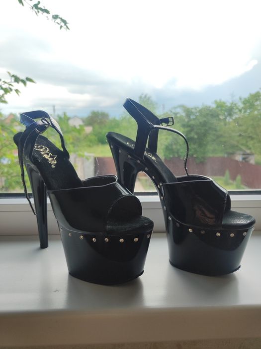 Стріпи босоніжки Pleaser