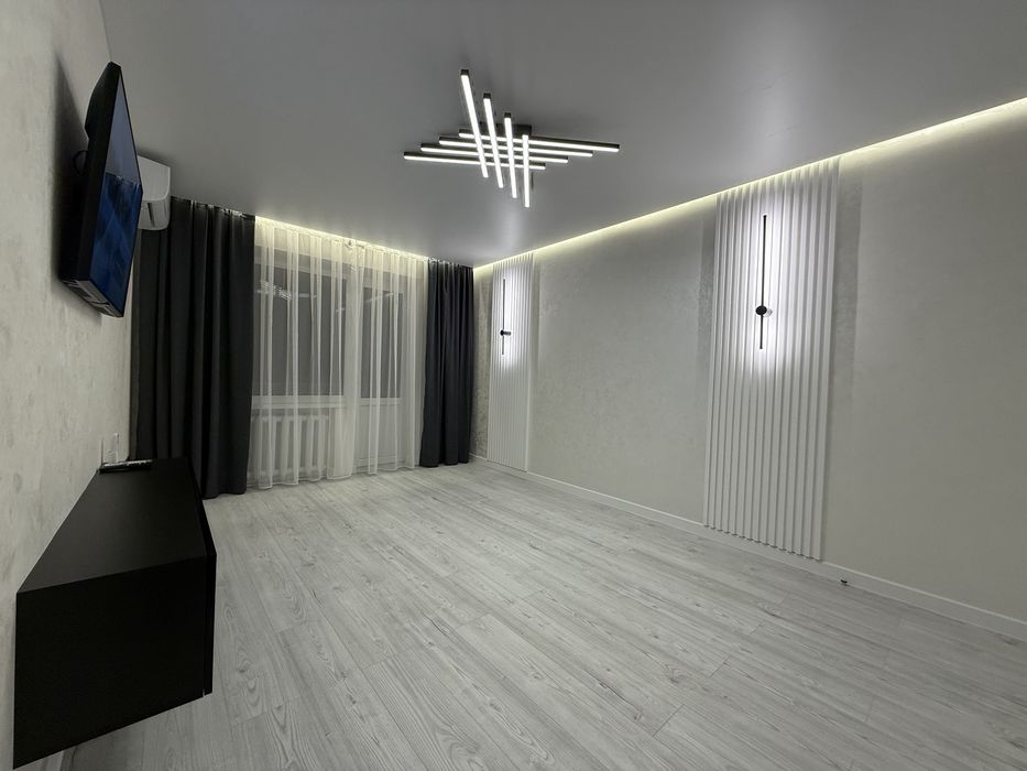 Перша Здача! 2 кімнатна з роздільними кімнатами вул. Небесної Сотні