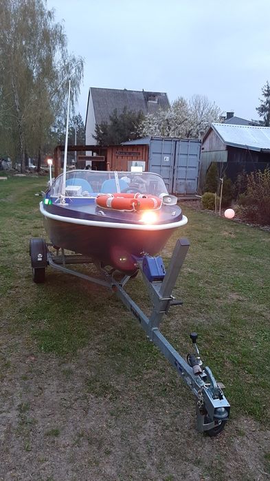Łódź motorowa kasia