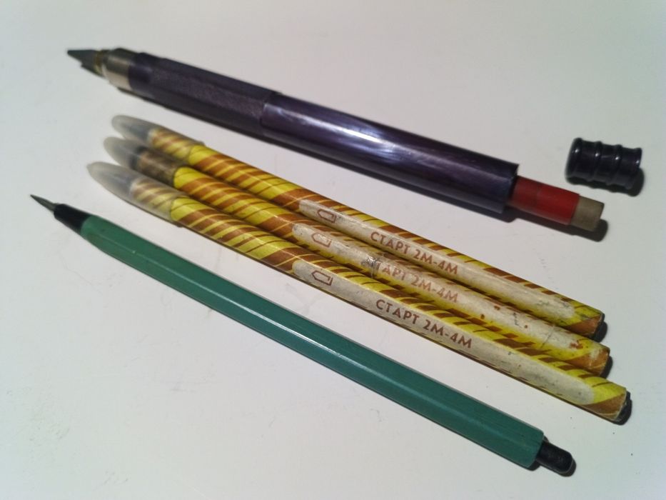 Карандаши и ручки разные ссср