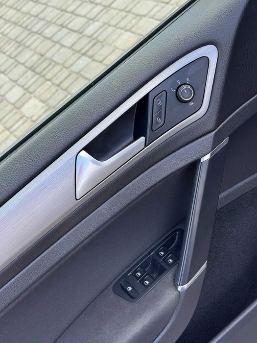 Продам Volkswagen Golf 2014 рік можлива розстрочка,кредит,обмін!